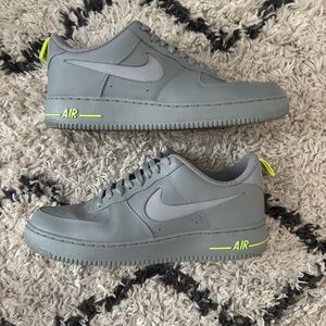 Nike Men's Gray Air Force 1 Shoes